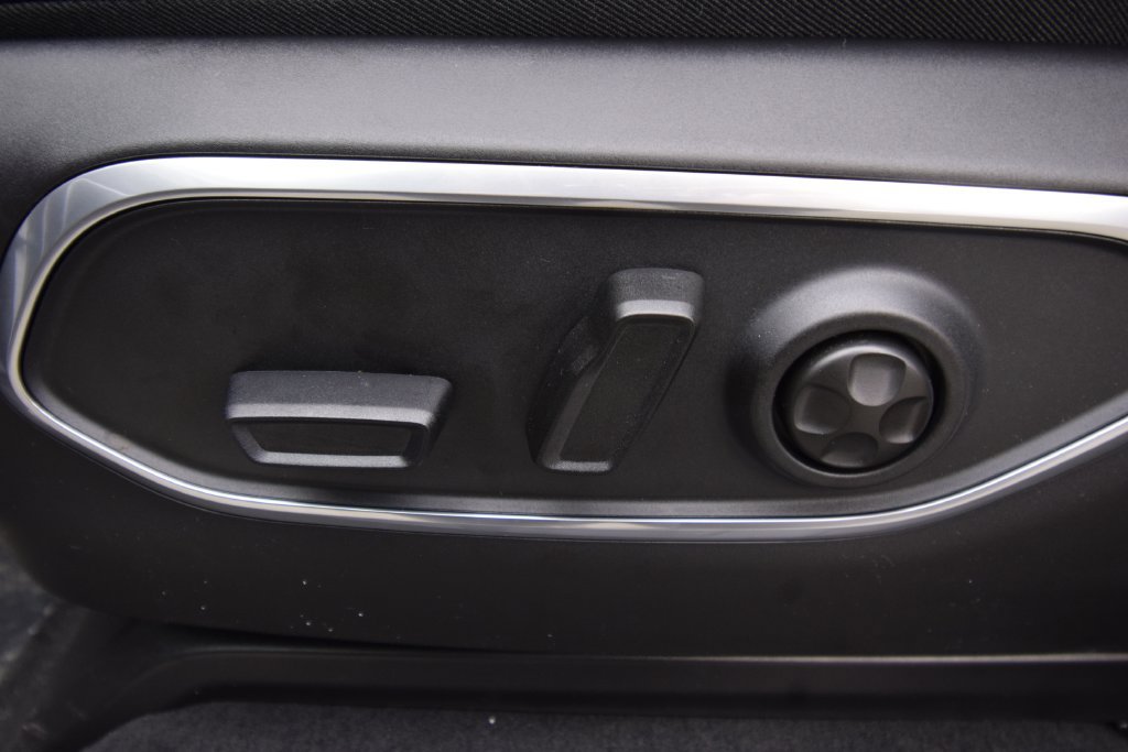 New 2026 Jeep Grand Wagoneer Limited AWD/4WD image 36