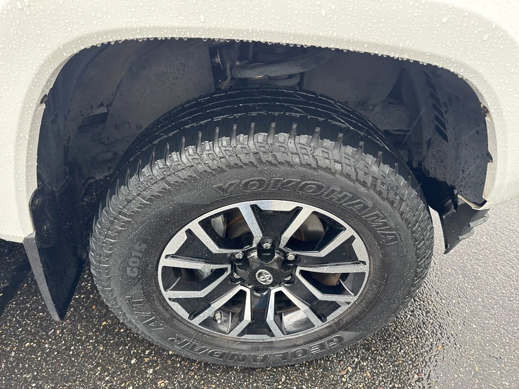 Used 2020 Toyota Tacoma TRD Sport image 9