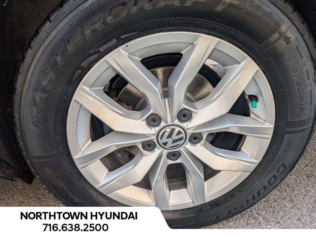 Used 2017 Volkswagen Passat 1.8T S FWD image 35