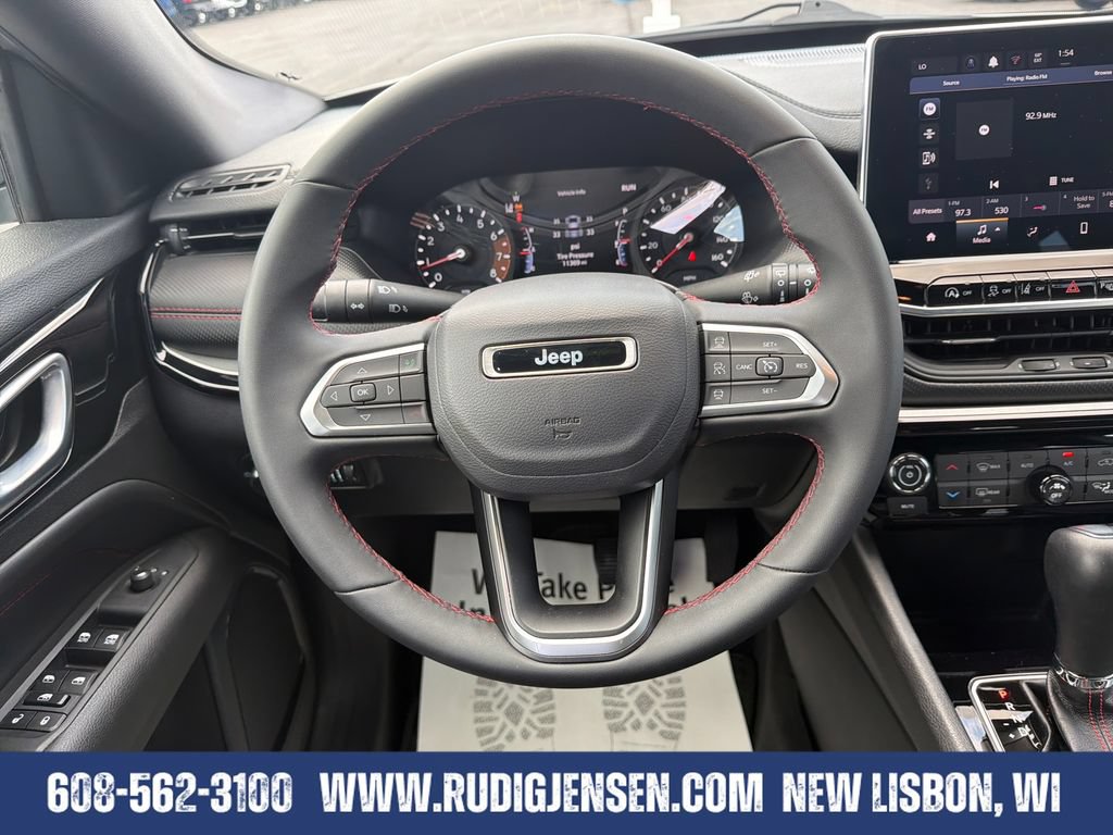 Used 2025 Jeep Compass Trailhawk AWD/4WD image 14