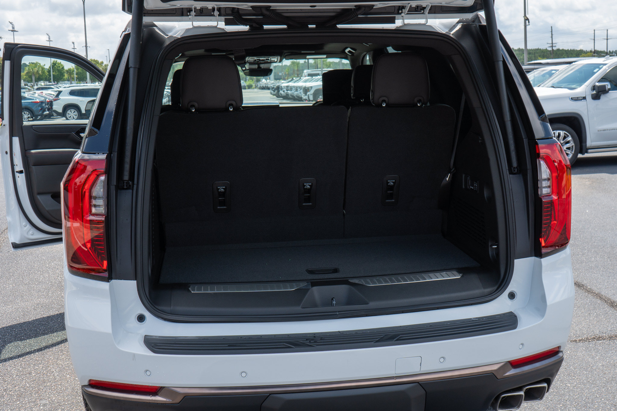 New 2026 GMC Yukon AT4 Ultimate AWD/4WD image 27