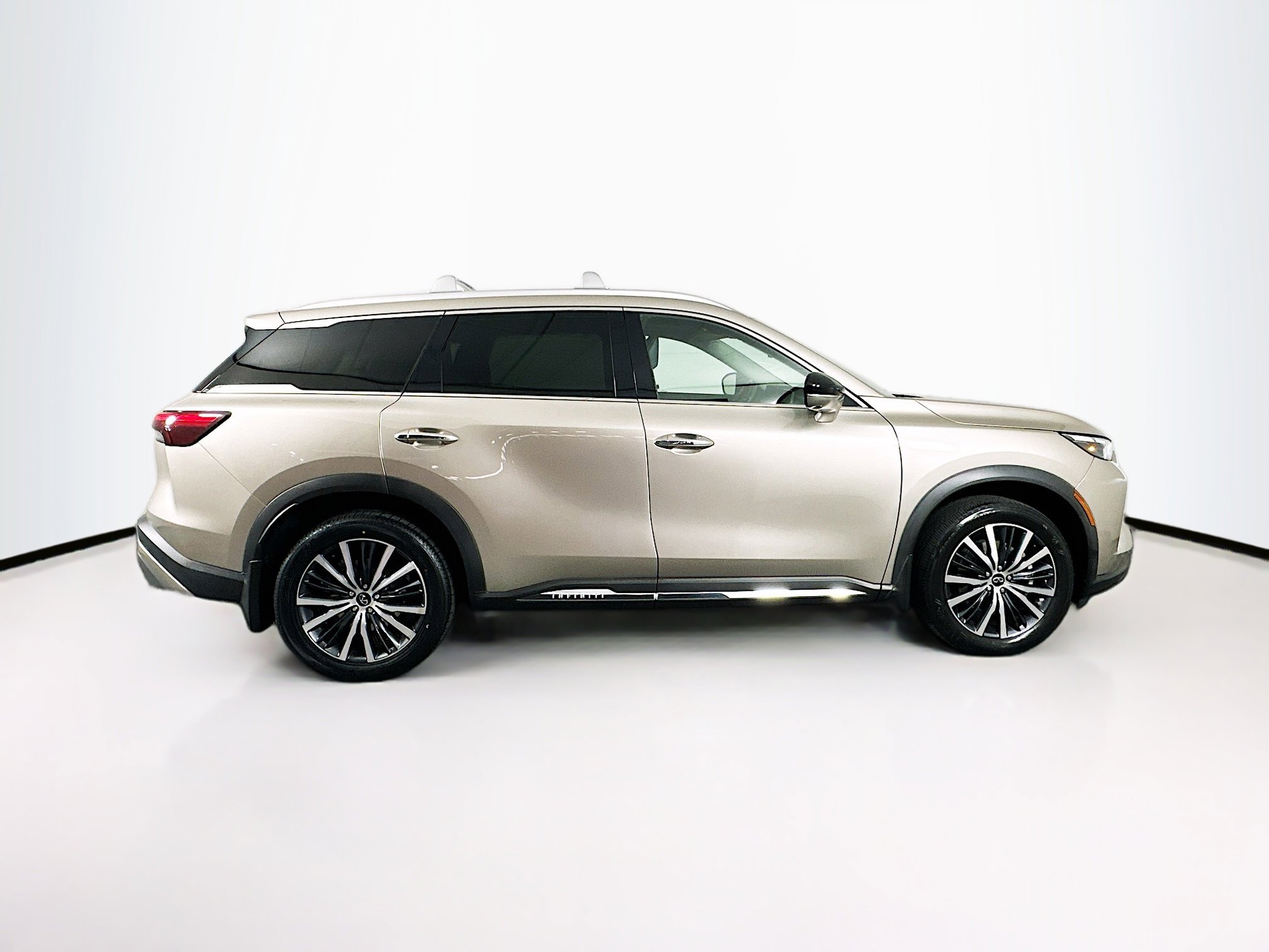 Used 2023 INFINITI QX60 Sensory w/ Vision Package FWD image 10