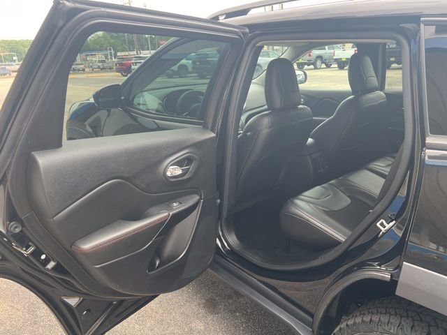Used 2022 Jeep Cherokee Trailhawk AWD/4WD image 14