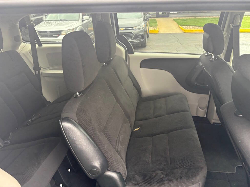 Used 2019 Dodge Grand Caravan SE image 12