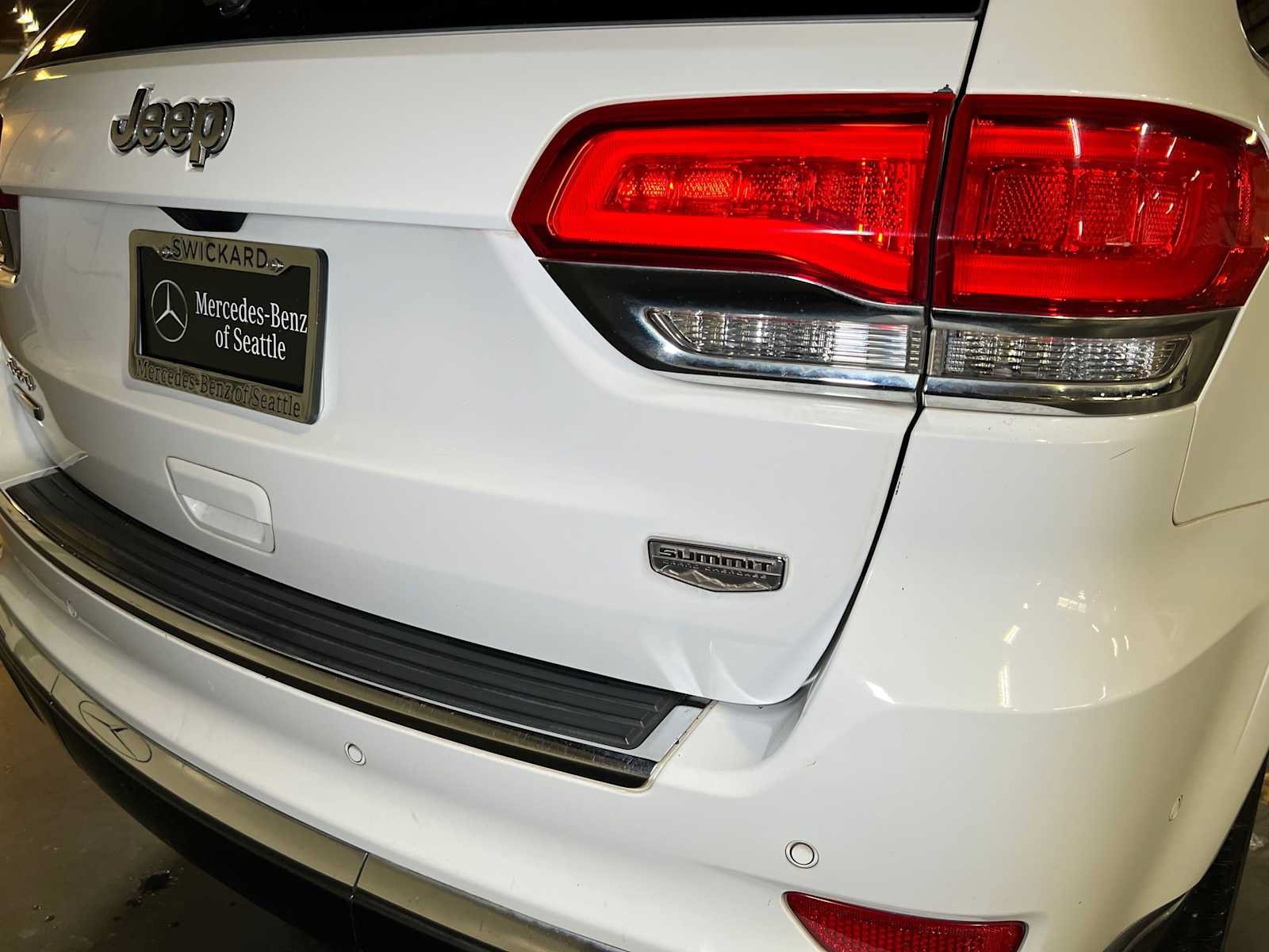 Used 2018 Jeep Grand Cherokee Summit AWD/4WD image 15