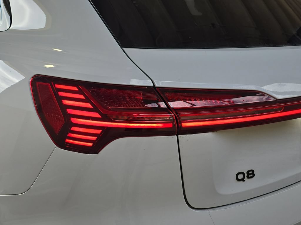 Used 2024 Audi Q8 e-tron Premium Plus AWD/4WD image 28