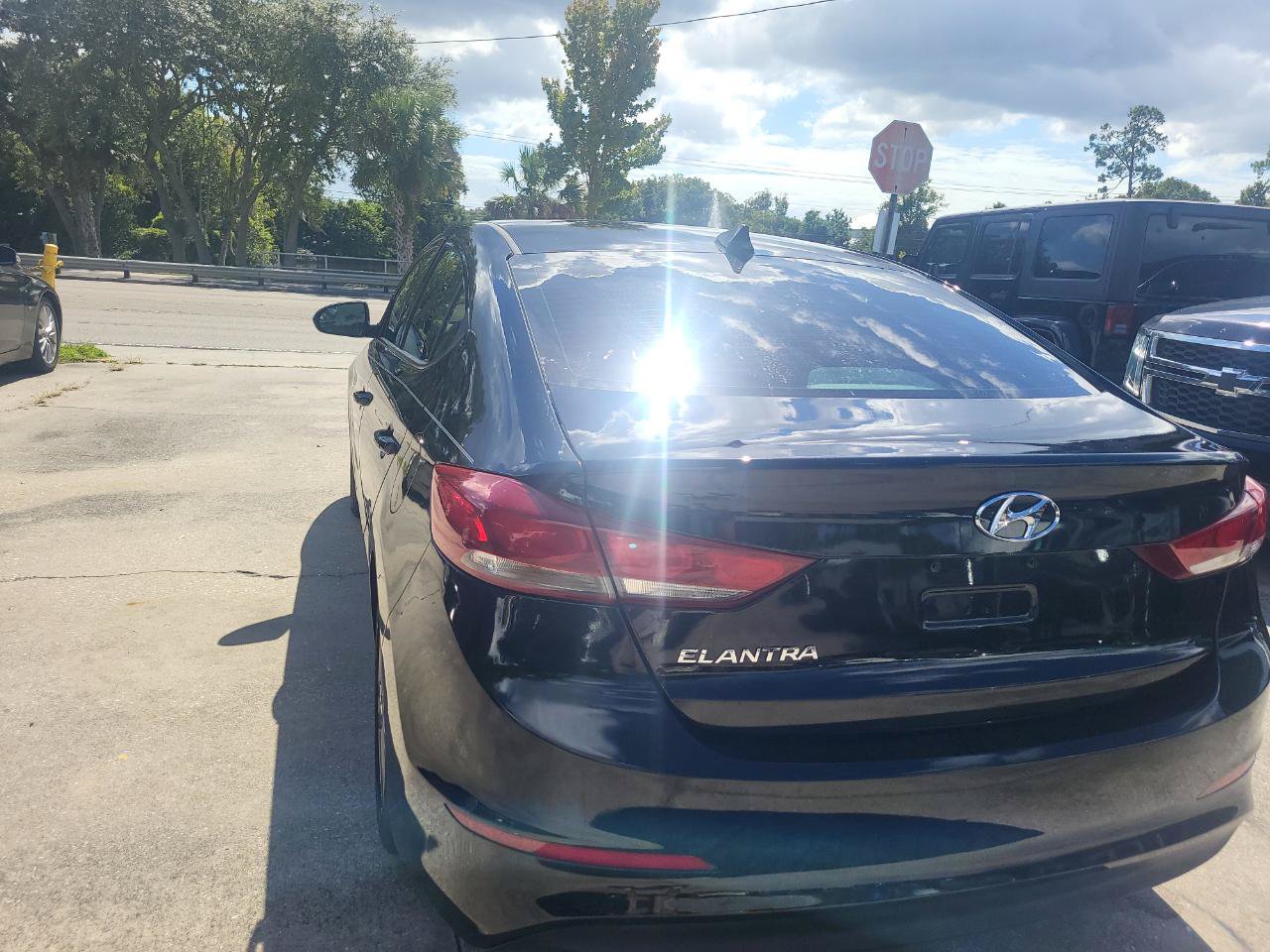 Used 2017 Hyundai Elantra SE FWD image 55