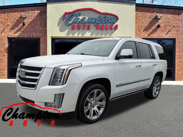 Used 2017 Cadillac Escalade Premium Luxury RWD image 9
