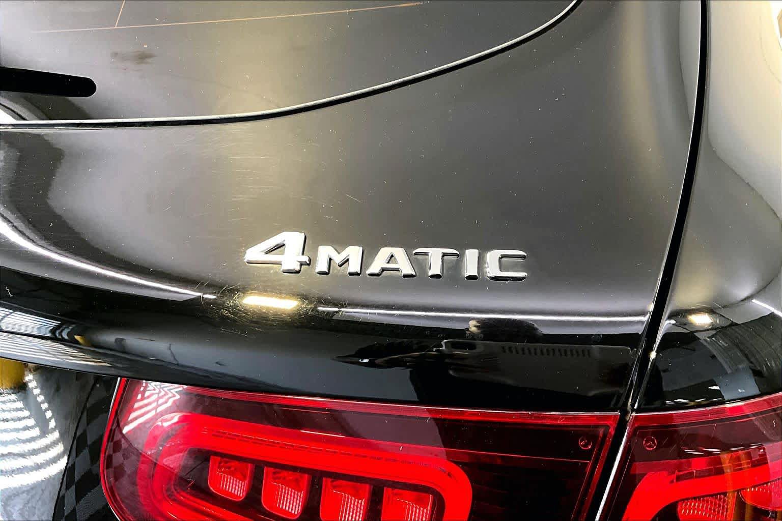 Used 2022 Mercedes-Benz GLC 300 4MATIC image 10