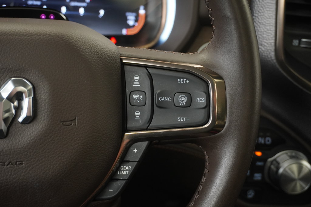 Used 2025 RAM 1500 Limited AWD/4WD image 35