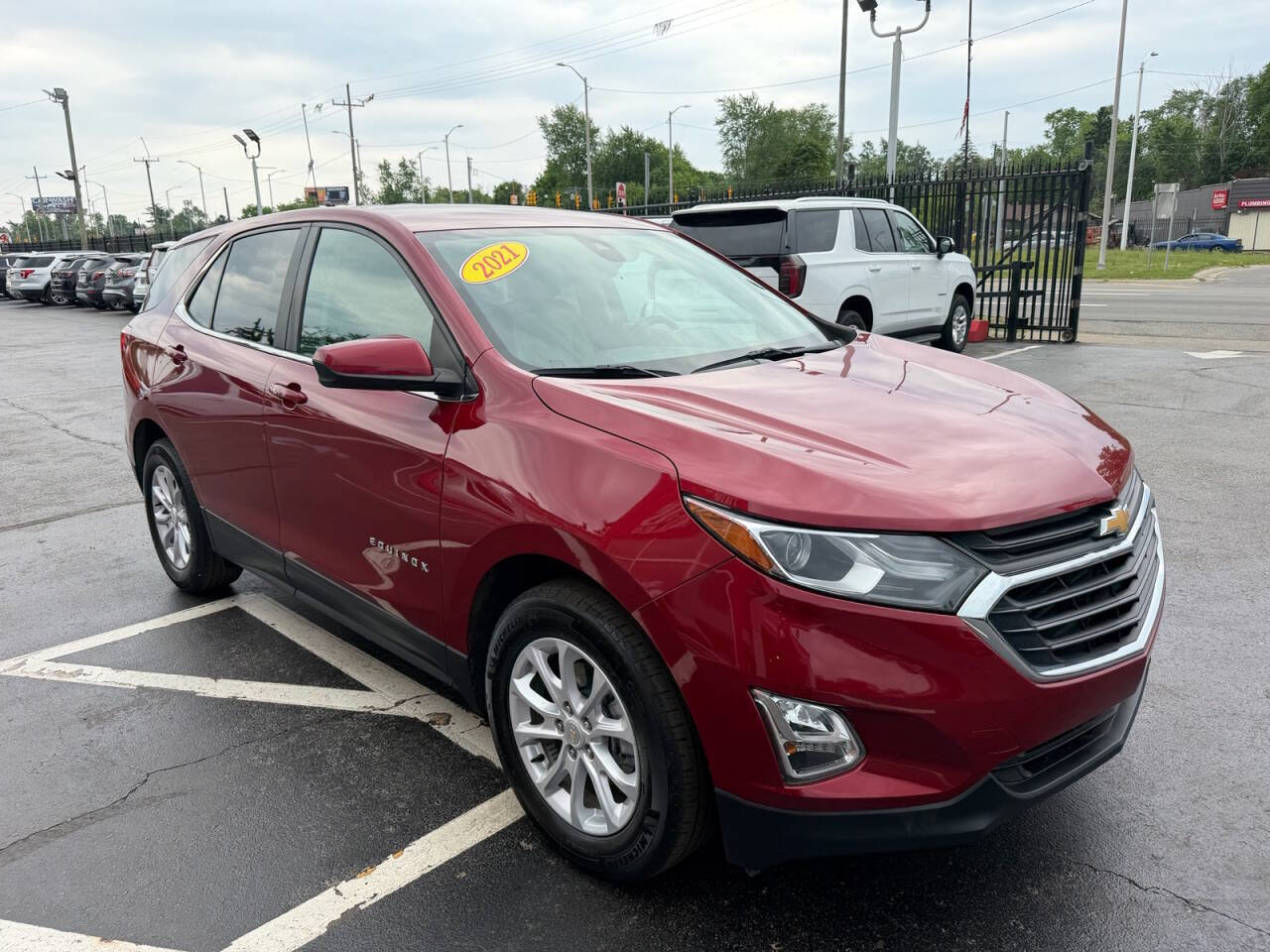 Used 2021 Chevrolet Equinox LT FWD image 3
