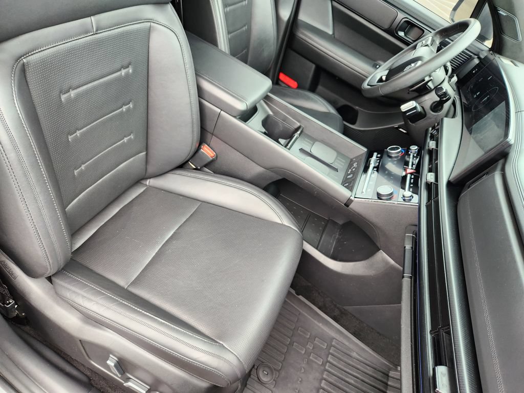 Used 2024 Hyundai Santa Fe Calligraphy AWD/4WD image 11