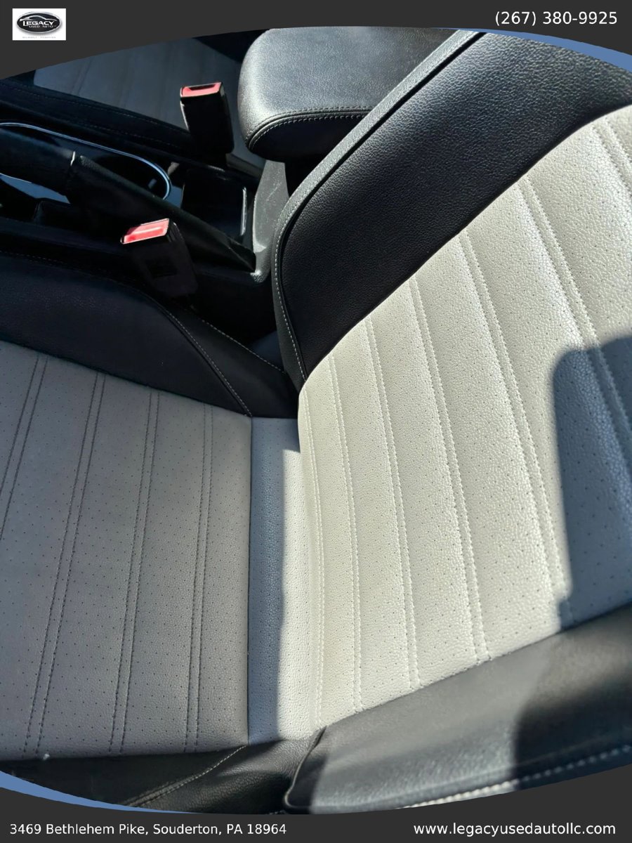 Used 2018 Volkswagen Passat GT FWD image 22