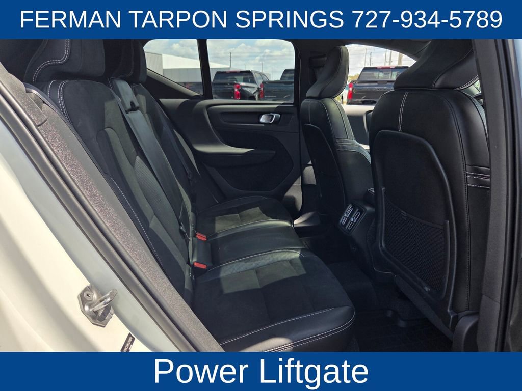 Used 2020 Volvo XC40 T4 R-Design w/ Protection Package Premier image 19