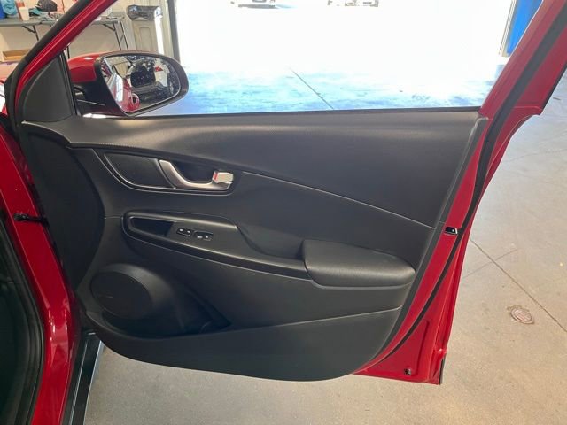 Used 2022 Hyundai Kona Limited FWD image 12