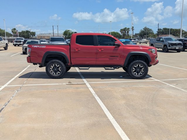Used 2021 Toyota Tacoma TRD Off-Road w/ Technology Package AWD/4WD image 4