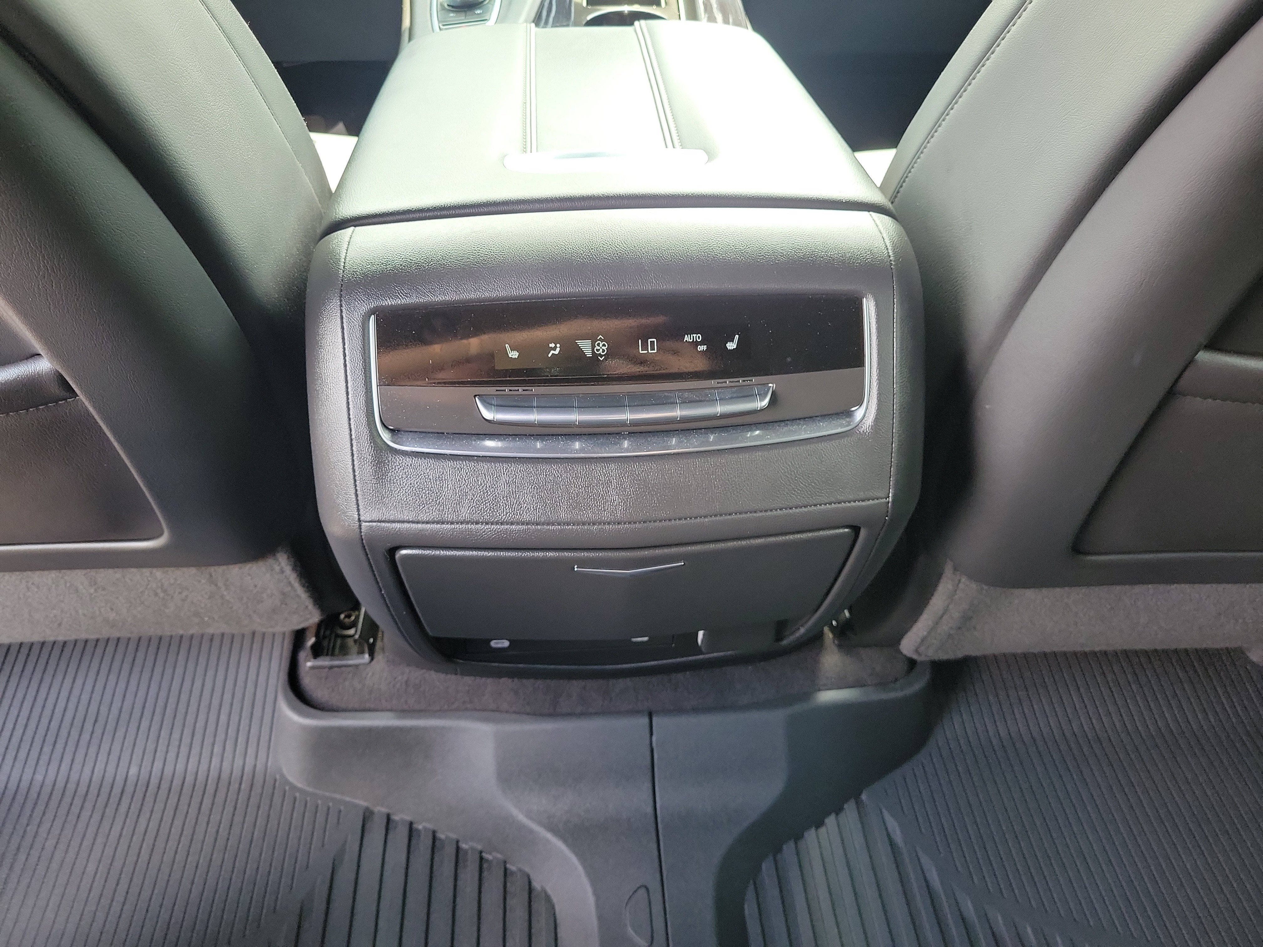 Used 2022 Cadillac Escalade Sport AWD/4WD image 15