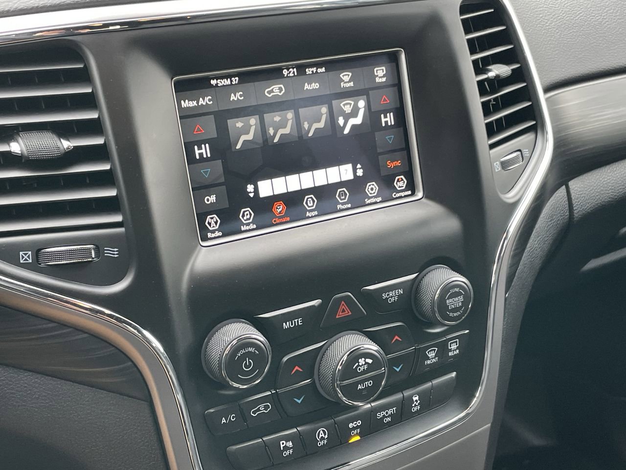 Used 2019 Jeep Grand Cherokee Laredo image 18