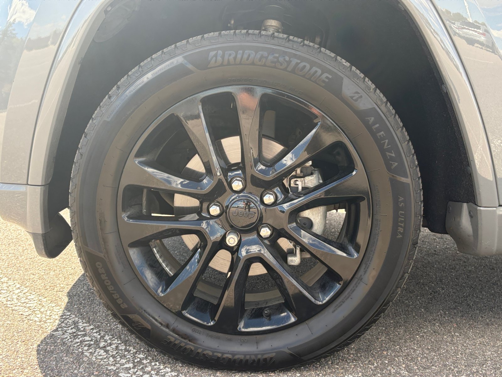Used 2020 Jeep Grand Cherokee Altitude AWD/4WD image 12