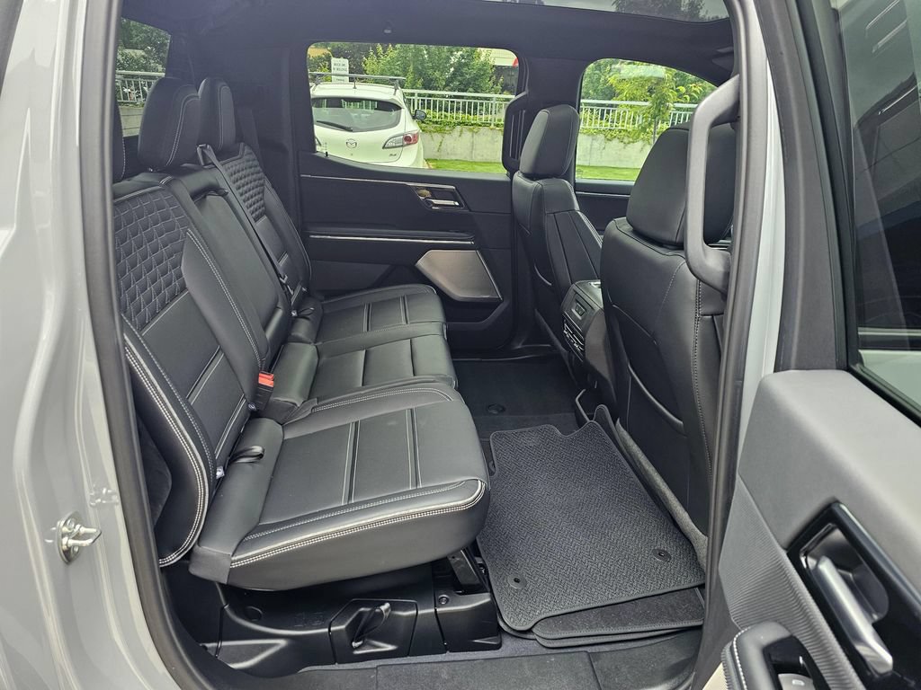 Used 2025 GMC Sierra EV Denali AWD/4WD image 12
