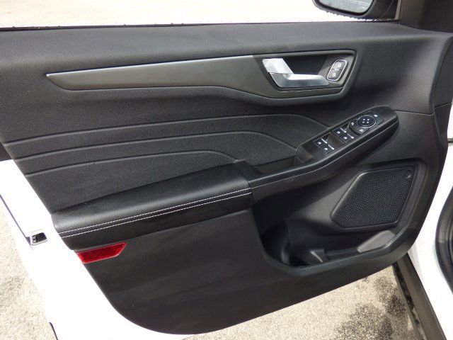 New 2025 Ford Escape SE image 27