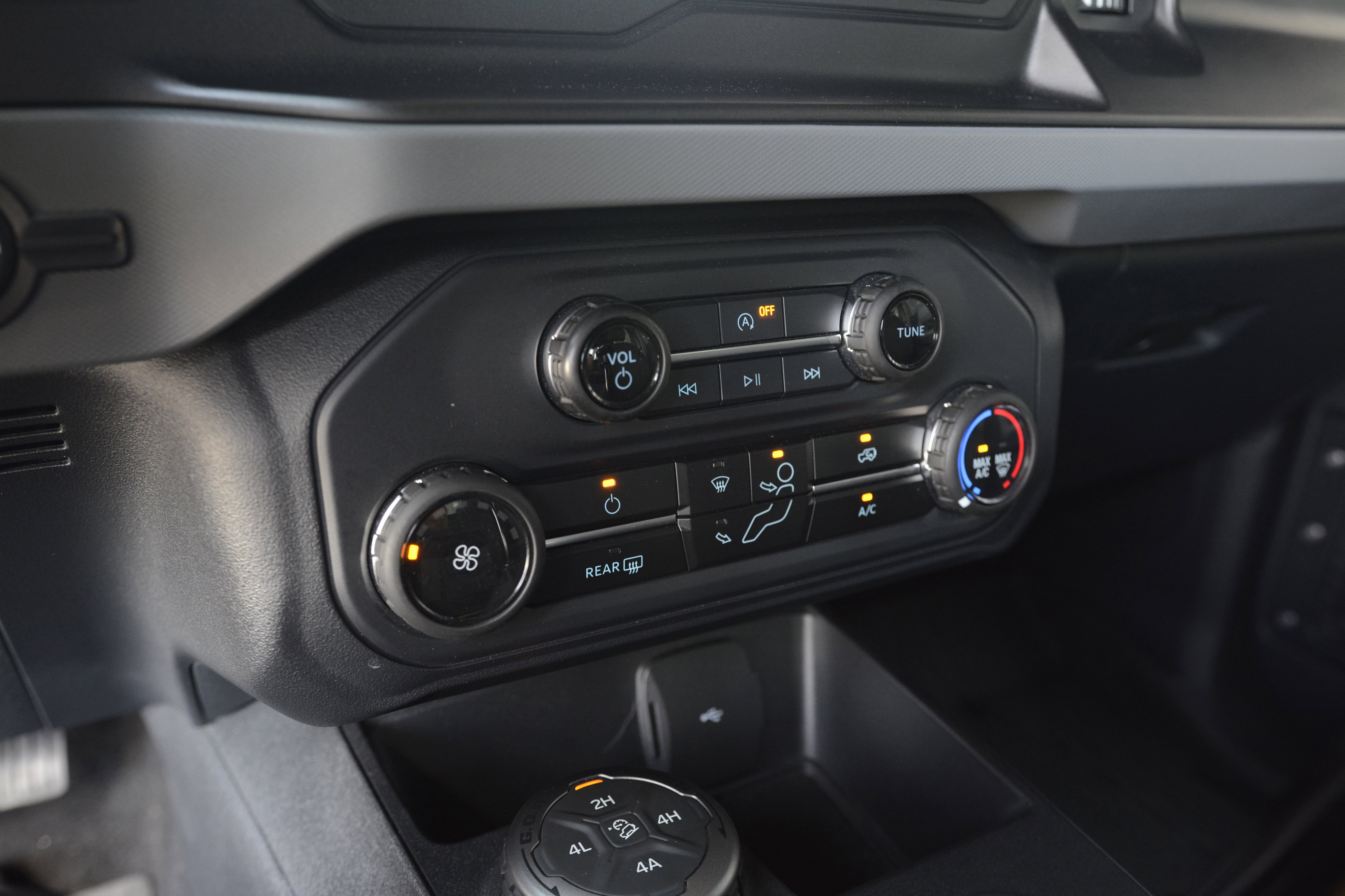 Used 2023 Ford Bronco 2-Door w/ Sasquatch Package image 23