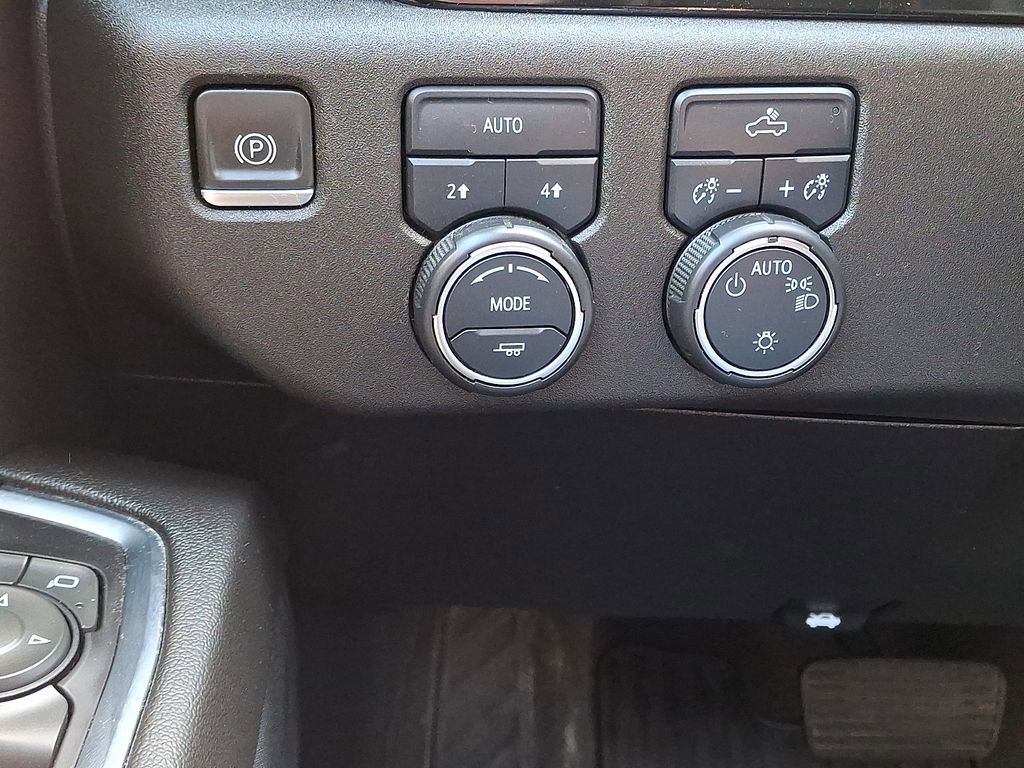 Used 2022 Chevrolet Silverado 1500 LT AWD/4WD image 25