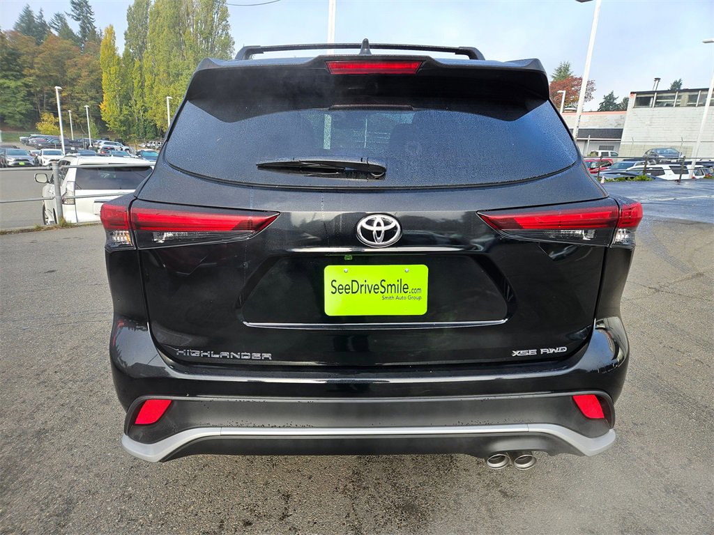 New 2025 Toyota Highlander XSE image 4