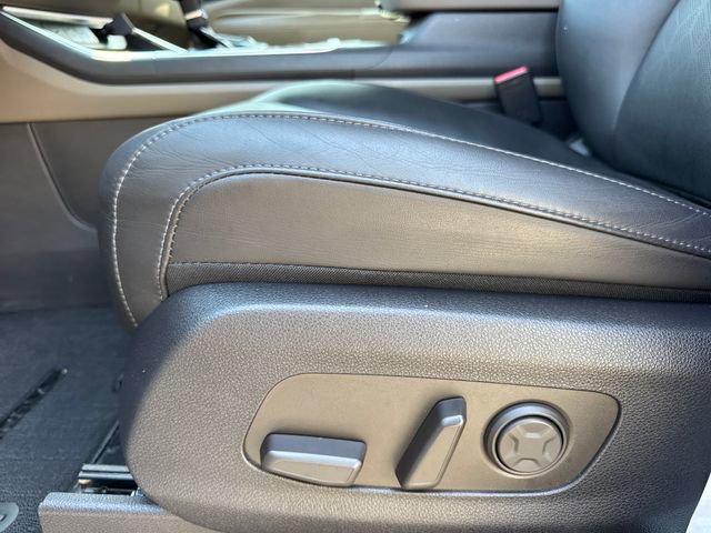 Used 2025 Kia Carnival EX FWD image 15