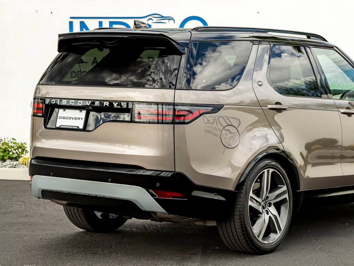 Certified 2025 Land Rover Discovery Metropolitan Edition AWD/4WD image 7