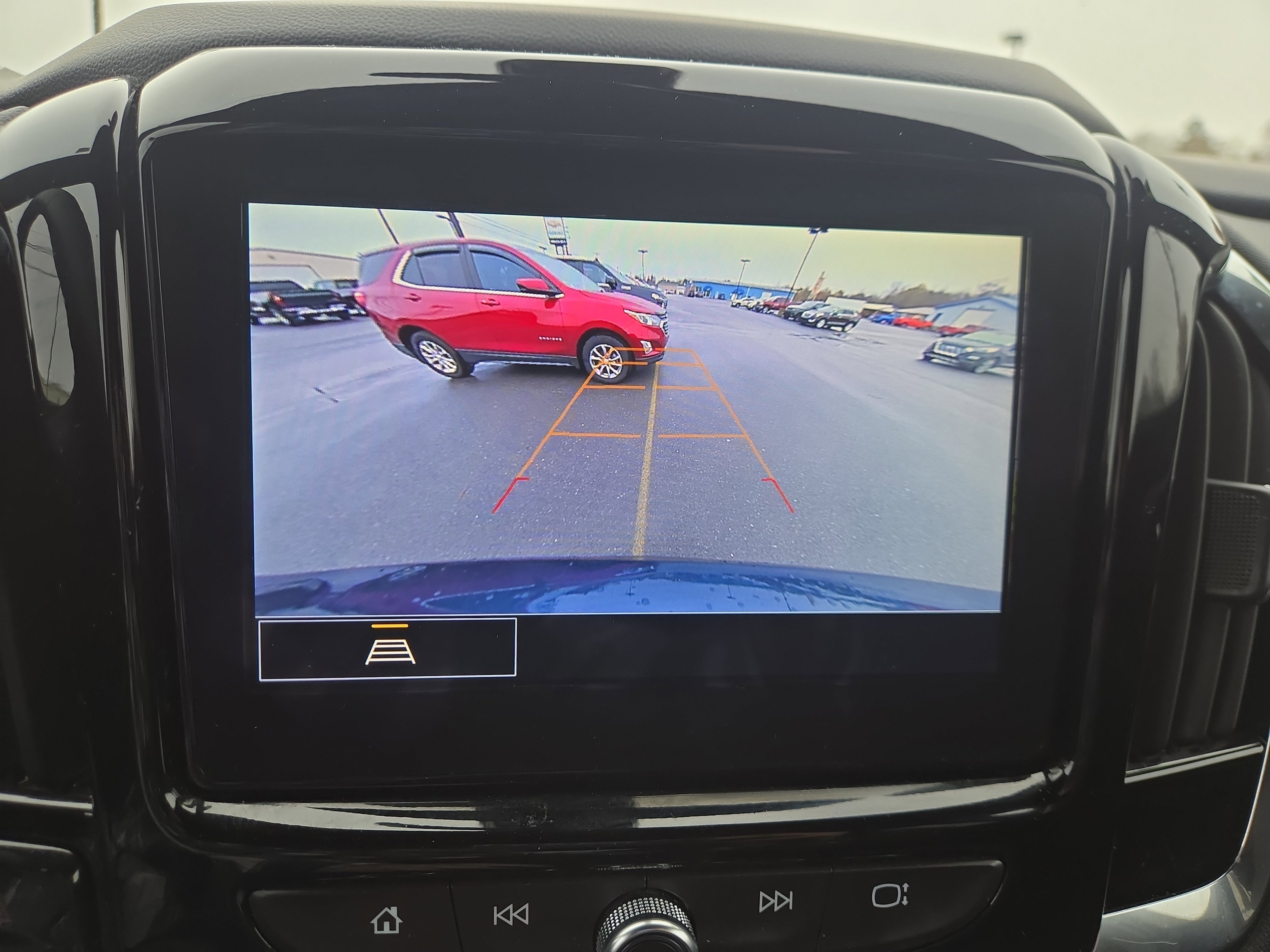 Used 2023 Chevrolet Traverse LT image 27