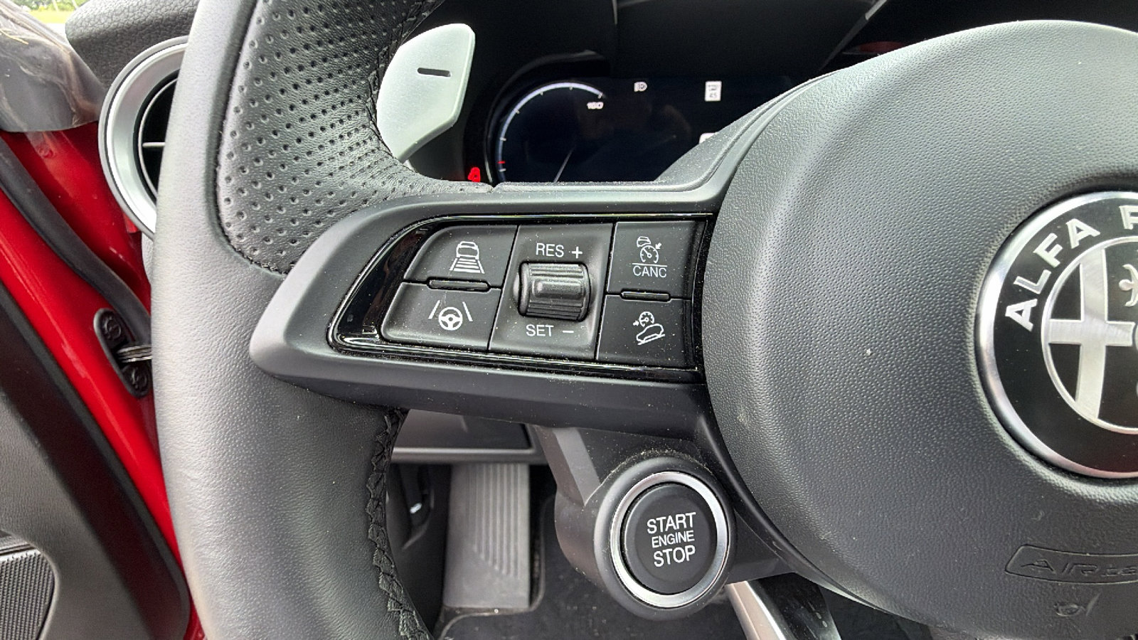 Used 2024 Alfa Romeo Stelvio Veloce AWD/4WD image 27