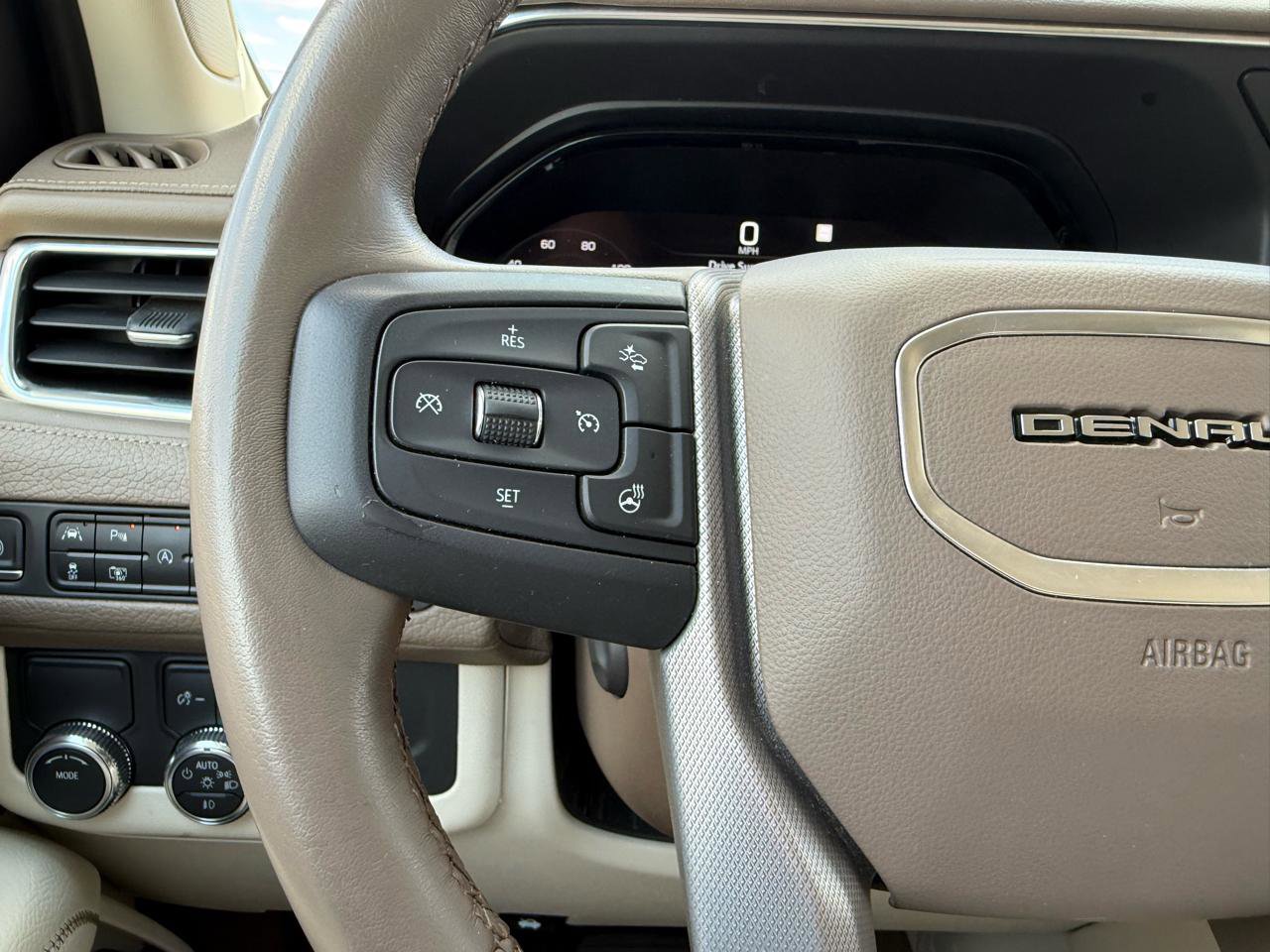 Used 2023 GMC Yukon Denali RWD image 30