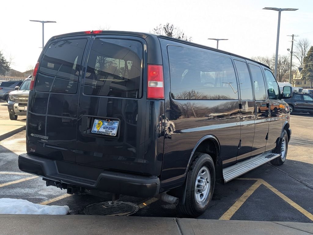 Used 2014 Chevrolet Express 3500 LS image 3