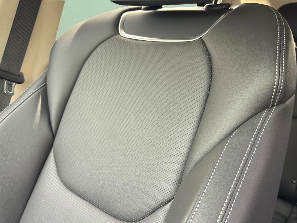 Certified 2026 Genesis GV70 2.5T image 40