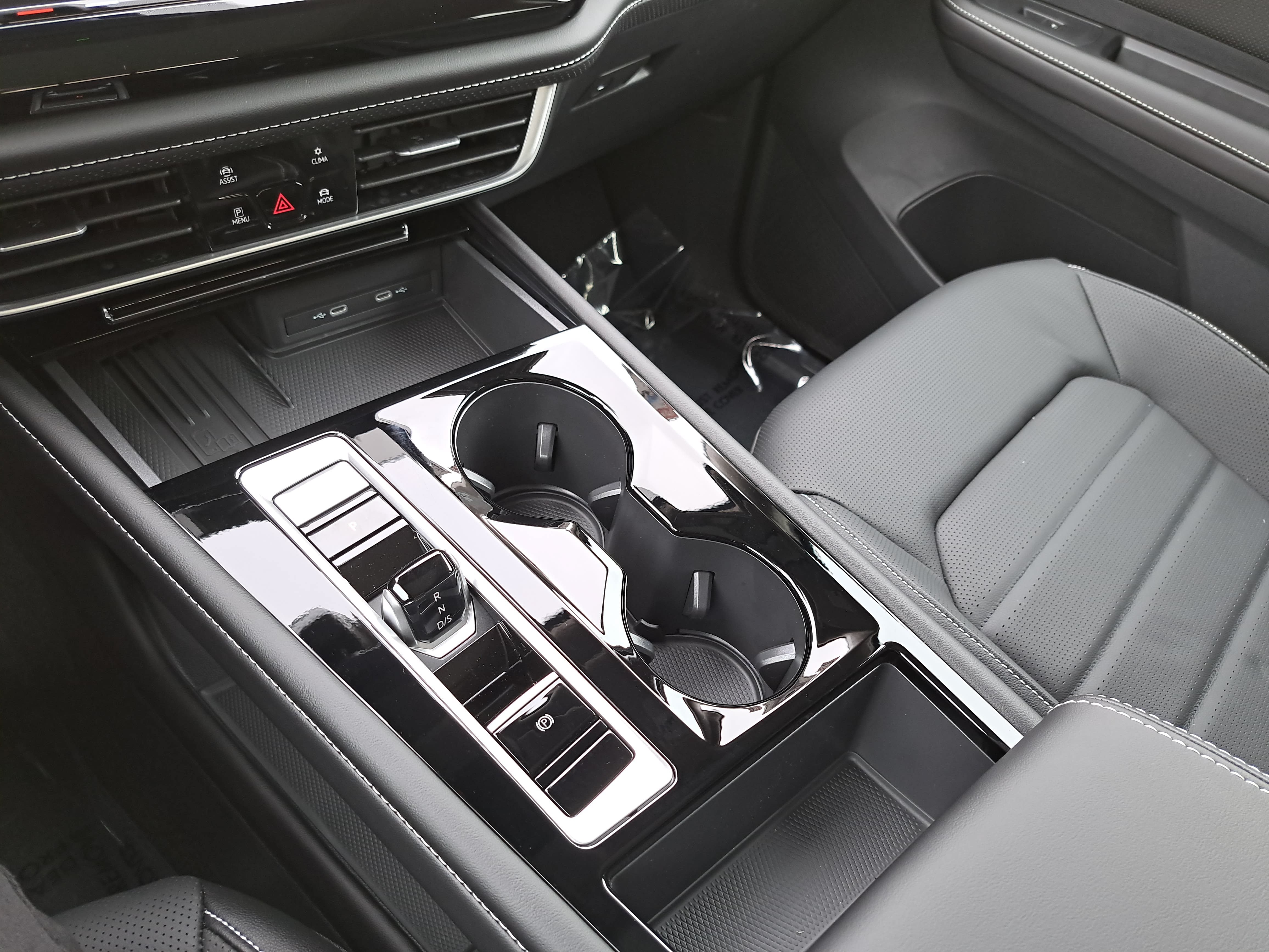 New 2026 Volkswagen Atlas SEL AWD/4WD image 25