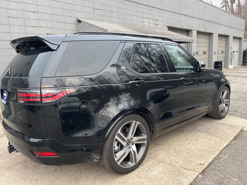 Used 2022 Land Rover Discovery HSE R-Dynamic image 9
