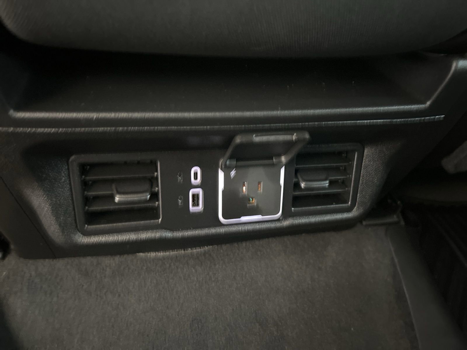 Used 2025 Chevrolet Silverado 2500 LT w/ Convenience Package image 13