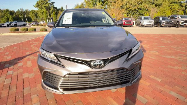 Used 2023 Toyota Camry LE FWD image 4