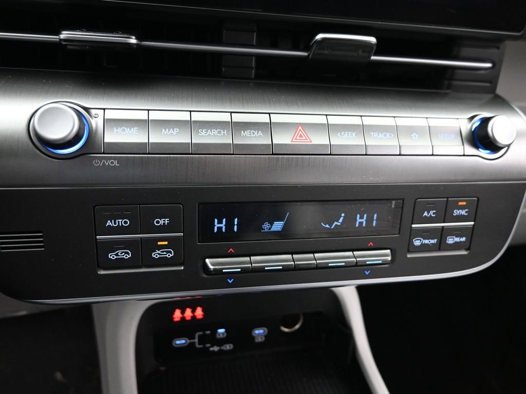 Used 2025 Hyundai Kona SEL image 19