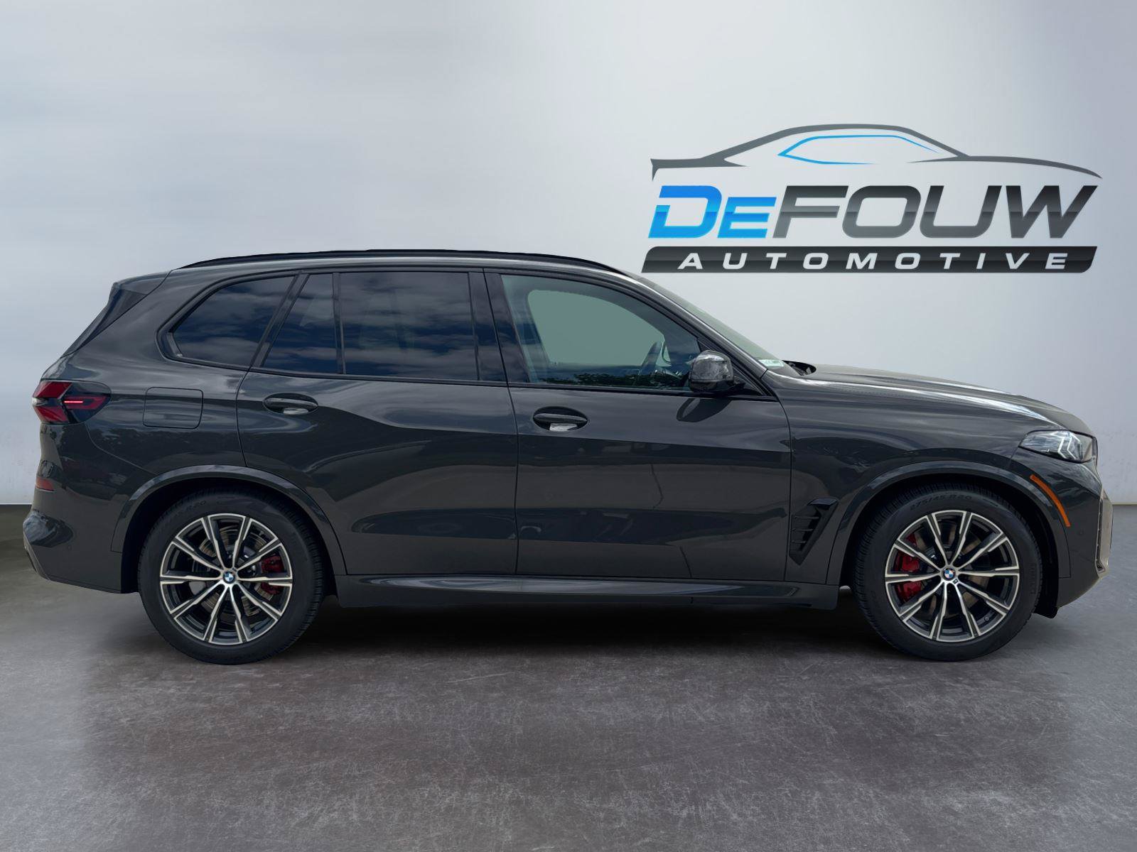 New 2026 BMW X5 xDrive50e w/ M Sport Package AWD/4WD image 2