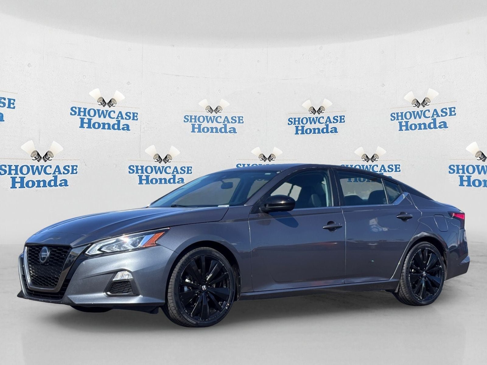 Used 2021 Nissan Altima 2.5 SR FWD image 2