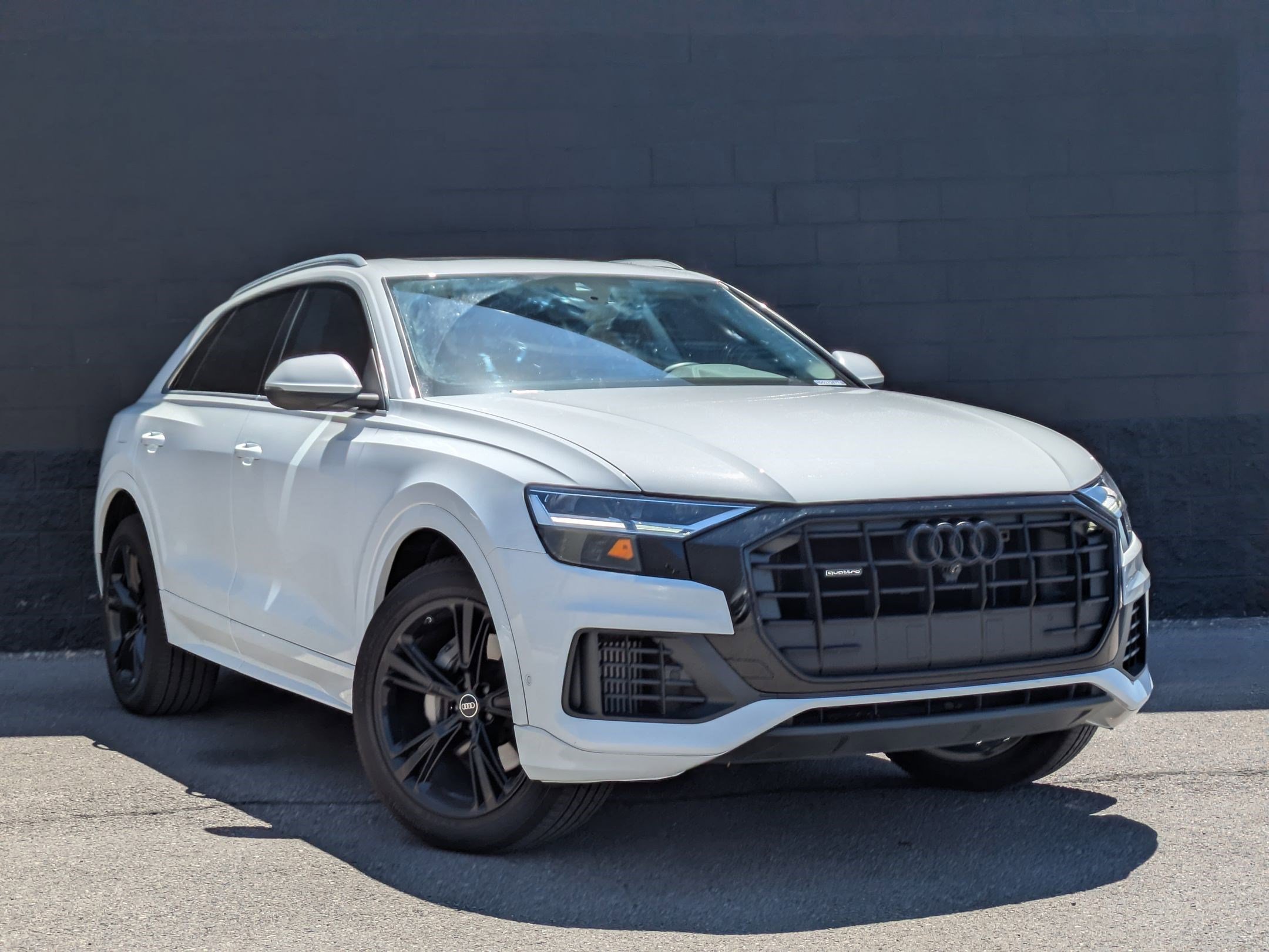 Used 2022 Audi Q8 Premium w/ Convenience Package AWD/4WD image 3