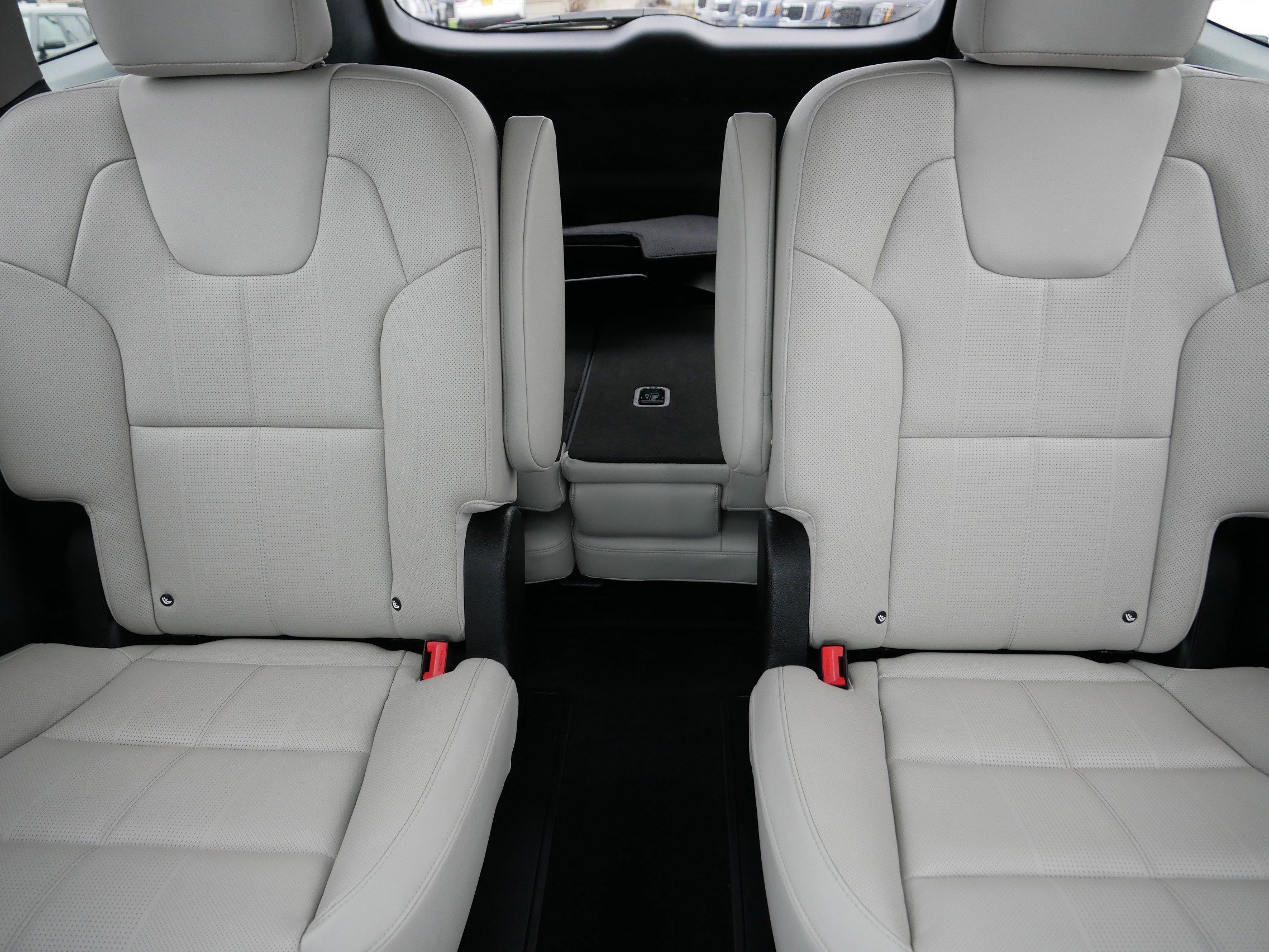 Certified 2022 Kia Telluride SX w/ Towing Package AWD/4WD image 13