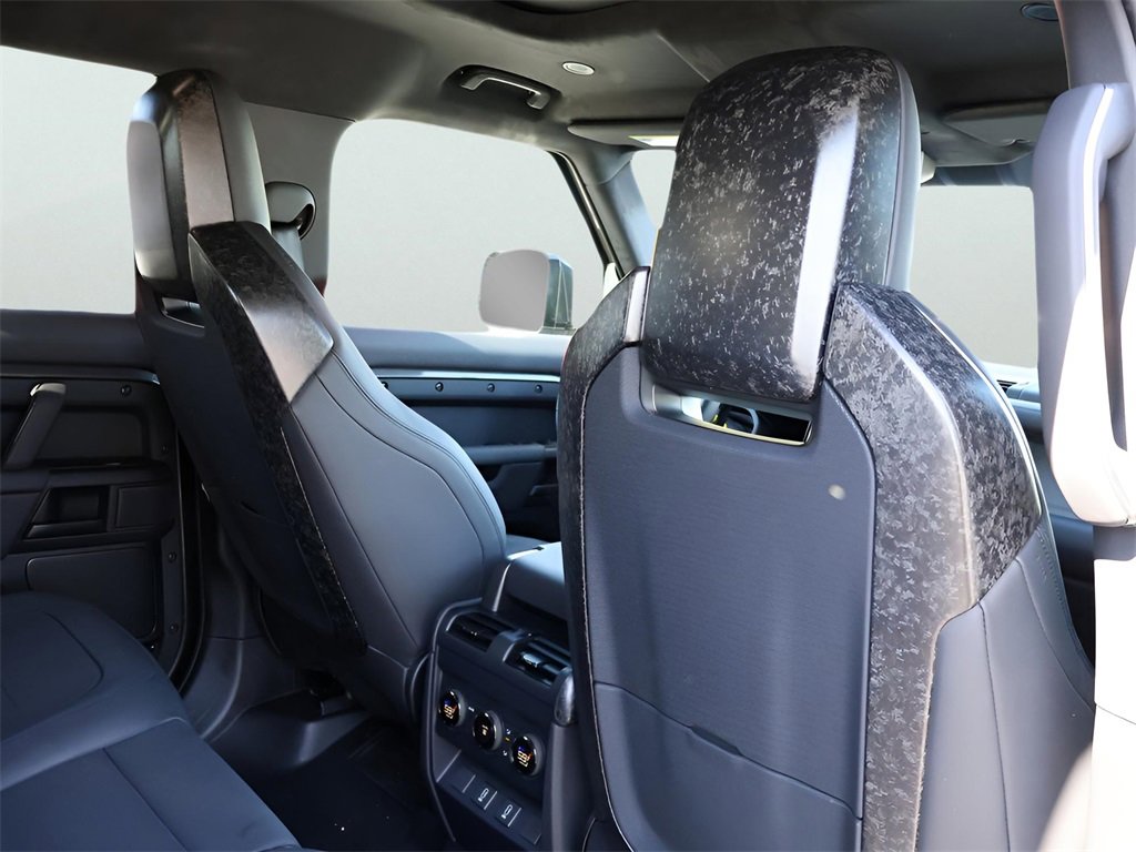 New 2026 Land Rover Defender 110 OCTA image 18