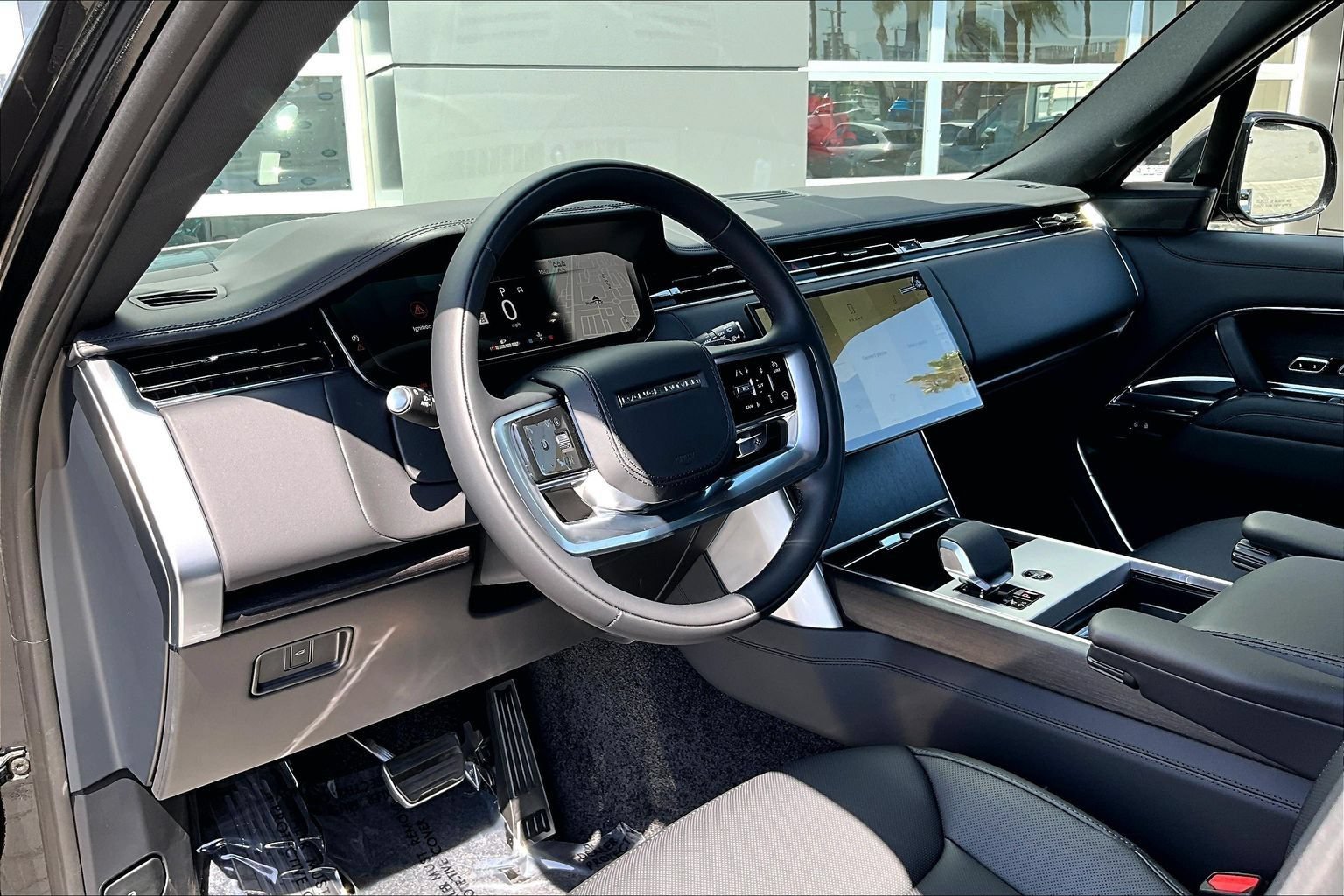 New 2026 Land Rover Range Rover Long Wheelbase SE AWD/4WD image 6