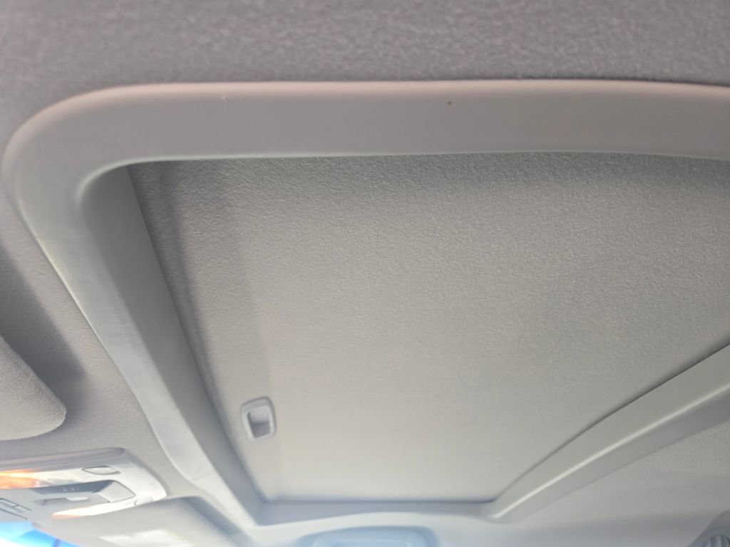 Used 2014 Toyota Sienna XLE image 11