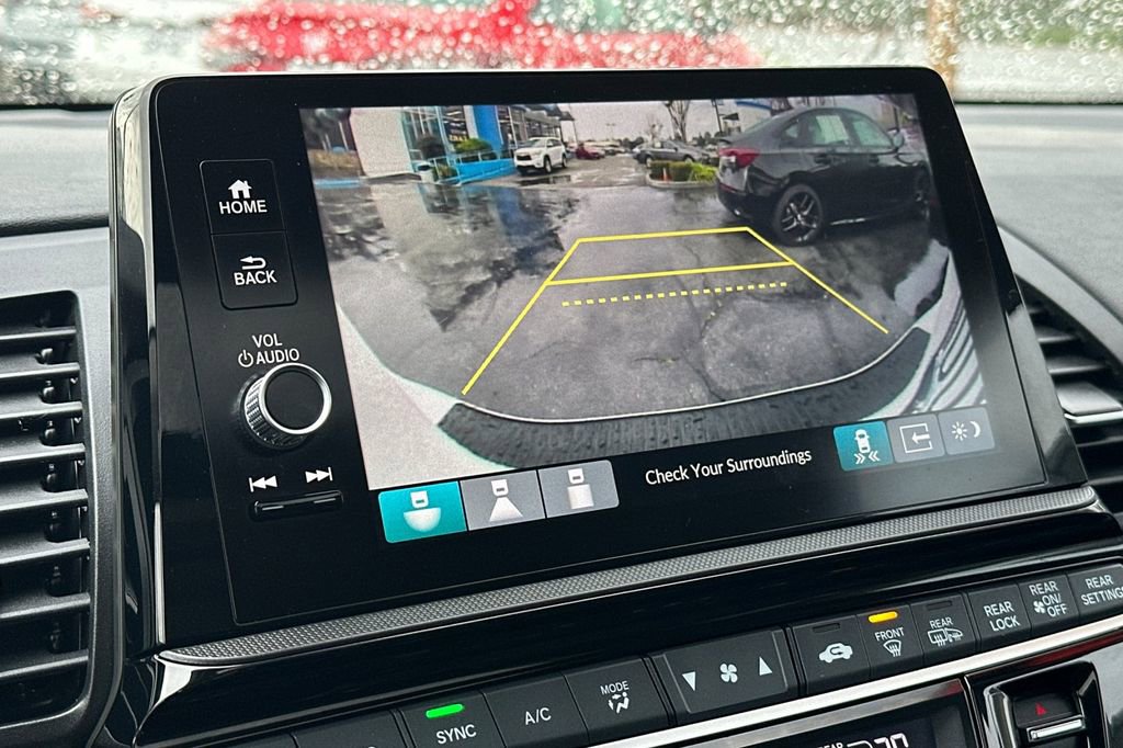 Used 2025 Honda Odyssey Elite image 17