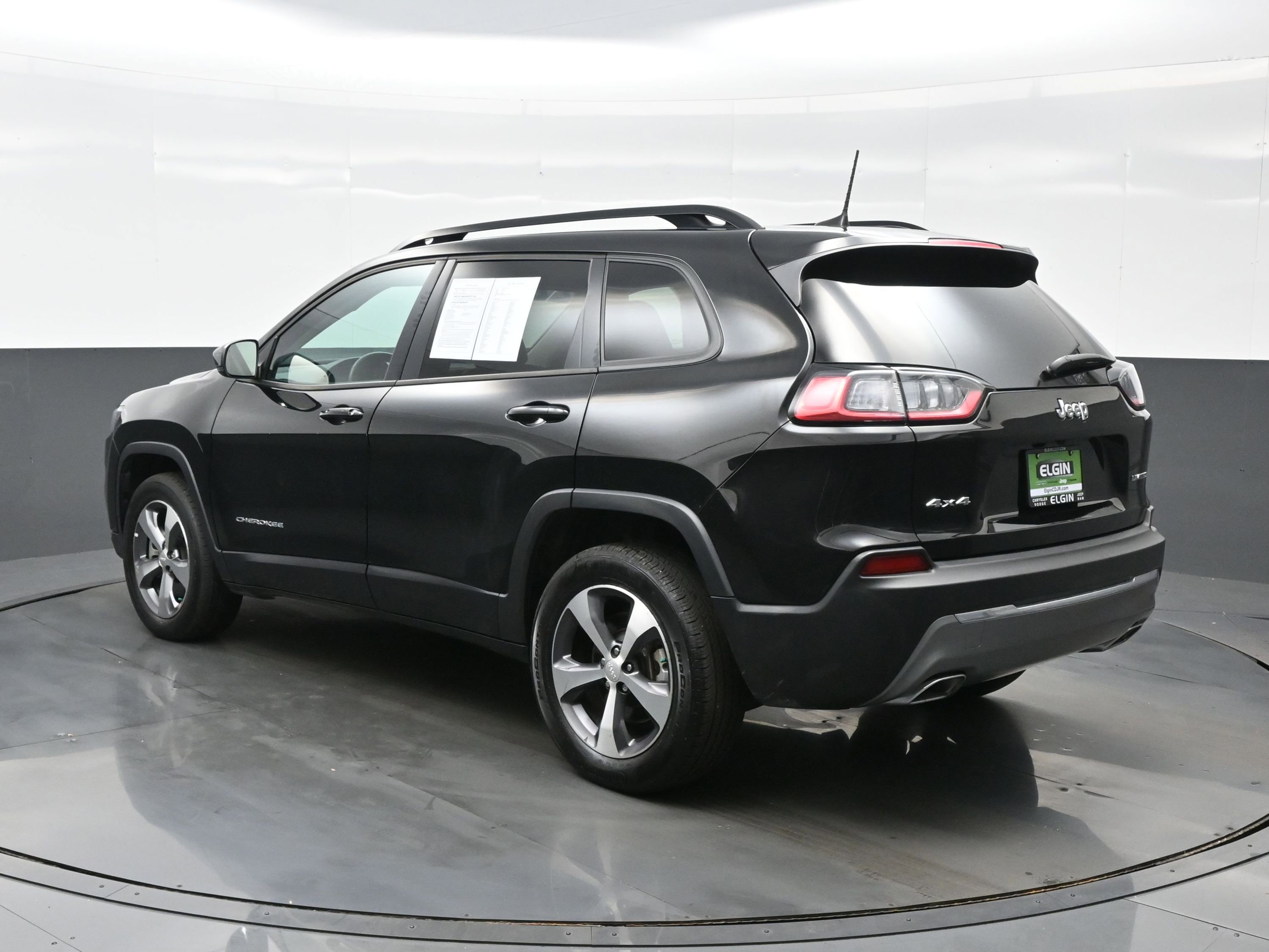 Used 2022 Jeep Cherokee Limited image 4