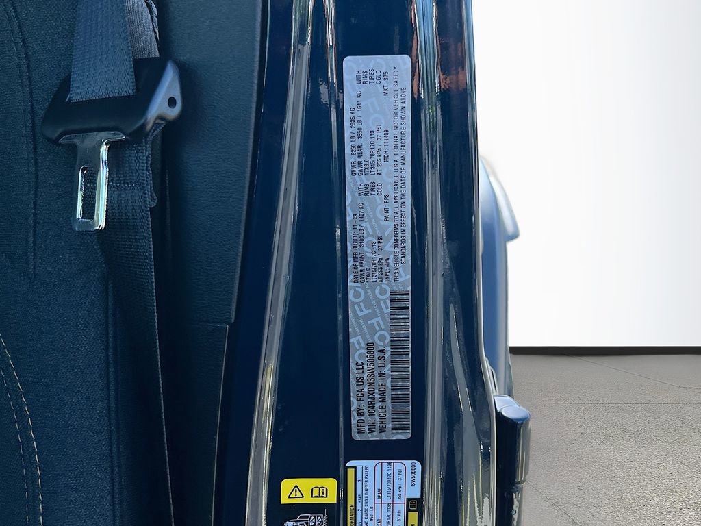 Certified 2025 Jeep Wrangler Willys image 28